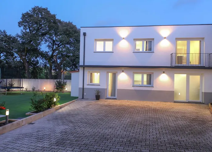 Holiday home Serenity House With Garden *